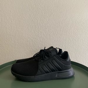 ALL BLACK ADIDAS ORTHOLITE